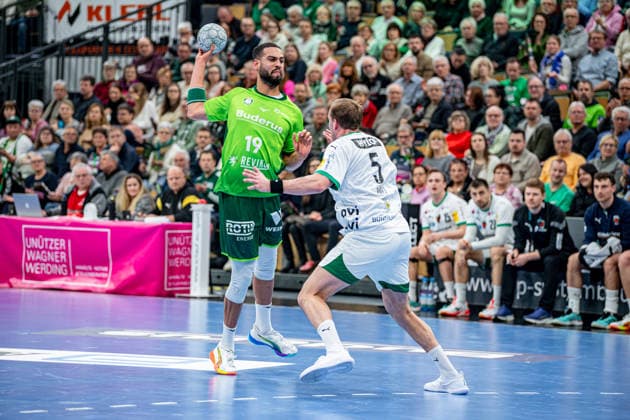 Handball Bundesliga; HSG Wetzlar - Füchse Berlin, 11.02.26 Philipp Ahouansou (HSG Wetzlar, 19), Max Darj (Füchse Berlin, 5) Handball Bundesliga; HSG Wetzlar - Füchse Berlin: Wetzlar, 11.02.26 Copyright: xBEAUTIFULxSPORTS Roeczeyx