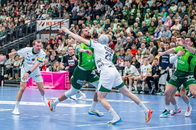 Handball Bundesliga; HSG Wetzlar - Füchse Berlin, 11.02.26 Philipp Ahouansou (HSG Wetzlar, 19), Matthes Langhoff (Füchse Berlin, 25), Filip Vistorop (HSG Wetzlar, 4), . Handball Bundesliga; HSG Wetzlar - Füchse Berlin: Wetzlar, 11.02.26 Copyright: xBEAUTIFULxSPORTS Roeczeyx