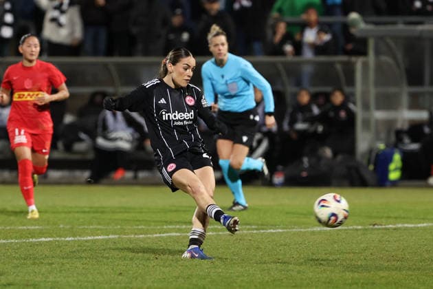 FBL - UEFA Women™s Europa Cup 2025 26 Eintracht Frankfurt - Nordsjaelland Ereleta Memeti (Eintracht Frankfurt) scores the goal to 3:0 during the Women™s Europa Cup match between Eintracht Frankfurt and Nordsaelland at Stadion am Brentanobad in Frankfurt am Main, Germany, February 11, 2026. Copyright: JoaquimxFerreira