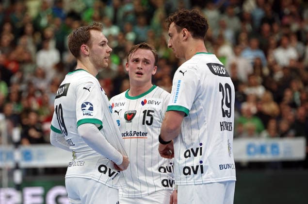 11.02.2026, xovx, Handball Daikin Handball Bundesliga, HSG Wetzlar - Füchse Berlin v.l. Mathias Gidsel (Füchse Berlin), Tobias Schjölberg Gröndahl (Füchse Berlin), Lukas Herburger (Füchse Berlin) Wetzlar Buderus-Arena Hessen Deutschland (DE)