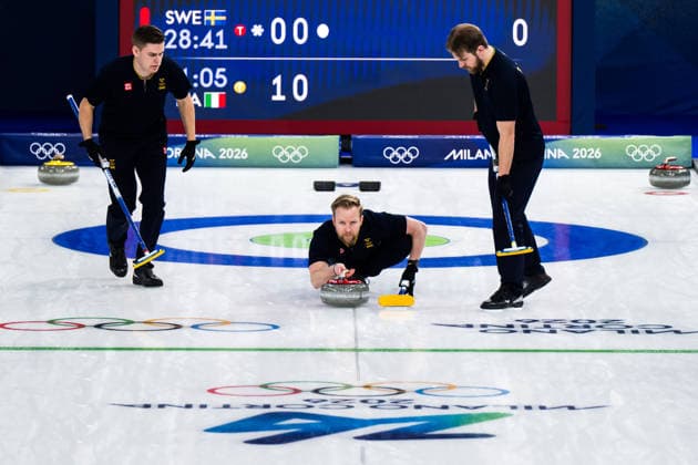 260211 Niklas Edin of Sweden competes in a men s round robin curling match between Sweden and Italy during day 5 of the 2026 Winter Olympics on February 11, 2026 in Cortina. Photo: Jon Olav Nesvold BILDBYRAN COP 217 JE0117 curling Olympic Games, Olympische Spiele, Olympia, OS olympics winter olympics os ol olympiska spel vinter-os olympiske leker milano cortina 2026 milan cortina 2026 milano cortina 2026 olympic games milano cortina 2026 winter olympic games milano cortina-os milano cortina-ol vinter-ol 5 bbeng *** 260211 Niklas Edin of Sweden competes in a men s round robin curling match between Sweden and Italy during day 5 of the 2026 Winter Olympics on February 11, 2026 in Cortina Photo Jon Olav Nesvold BILDBYRAN COP 217 JE0117 curling olympic games olympics winter olympics os ol olympiska spel vinter os olympiske leker milano cortina 2026 milan cortina 2026 milano cortina 2026 olympic games milano cortina 2026 winter olympic games milano cortina os milano cortina ol vinter ol 5 bbeng  Copyright: JONxOLAVxNESVOLD BB260211JE059