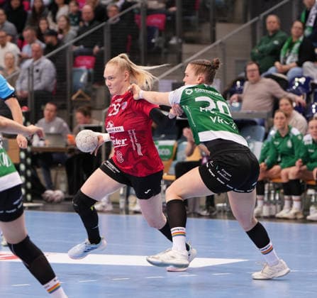 Handball I Frauen I Saison 2025-2026 I 1. HBF I 17. Spieltag I VFL Oldenburg - Thüringer HC I 11.02.2026 Johanna Reichert (29, Thüringer HC) gegen Ariane Pfundstein (20, VfL Oldenburg) Oldenburg Kleine EWE-Arena Niedersachsen Deutschland Copyright: xLobeca JonasxBoningx