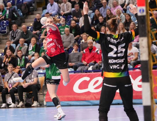 Handball I Frauen I Saison 2025-2026 I 1. HBF I 17. Spieltag I VFL Oldenburg - Thüringer HC I 11.02.2026 Anna Szabo (26, Thüringer HC) gegen Madita Kohorst (25, VfL Oldenburg) Oldenburg Kleine EWE-Arena Niedersachsen Deutschland Copyright: xLobeca JonasxBoningx