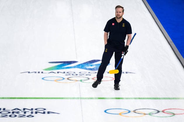 260211 Niklas Edin of Sweden competes in a men s round robin curling match between Sweden and Italy during day 5 of the 2026 Winter Olympics on February 11, 2026 in Cortina. Photo: Jon Olav Nesvold BILDBYRAN COP 217 JE0117 curling Olympic Games, Olympische Spiele, Olympia, OS olympics winter olympics os ol olympiska spel vinter-os olympiske leker milano cortina 2026 milan cortina 2026 milano cortina 2026 olympic games milano cortina 2026 winter olympic games milano cortina-os milano cortina-ol vinter-ol 5 bbeng *** 260211 Niklas Edin of Sweden competes in a men s round robin curling match between Sweden and Italy during day 5 of the 2026 Winter Olympics on February 11, 2026 in Cortina Photo Jon Olav Nesvold BILDBYRAN COP 217 JE0117 curling olympic games olympics winter olympics os ol olympiska spel vinter os olympiske leker milano cortina 2026 milan cortina 2026 milano cortina 2026 olympic games milano cortina 2026 winter olympic games milano cortina os milano cortina ol vinter ol 5 bbeng  Copyright: JONxOLAVxNESVOLD BB260211JE063