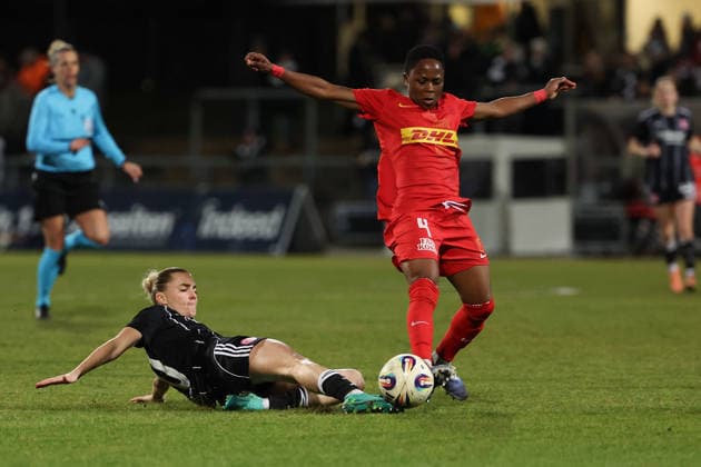 FBL - UEFA Women™s Europa Cup 2025 26 Eintracht Frankfurt - Nordsjaelland Laura Freigang (Eintracht Frankfurt), Bongeka Gamede (Nordsaelland) battles for the Ball during the Women™s Europa Cup match between Eintracht Frankfurt and Nordsaelland at Stadion am Brentanobad in Frankfurt am Main, Germany, February 11, 2026. Copyright: JoaquimxFerreira