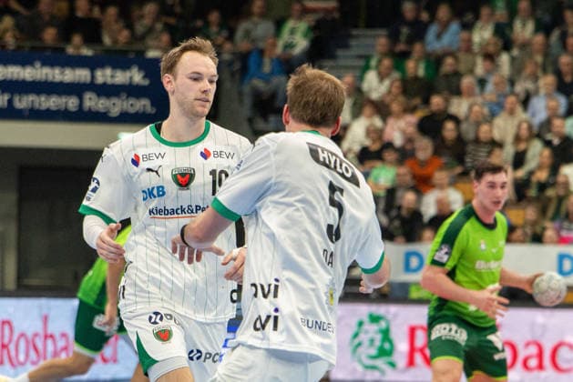 Mathias Gidsel (Fuechse Berlin, 19) wird nach einem seiner Tore von Max Darj (Fuechse Berlin, 05) gratuliert GER, HSG Wetzlar vs Fuechse Berlin, Handball, 1. Bundesliga Herren, 20. Spieltag, Spielzeit 2025 2026, 11.02.2026 GER, HSG Wetzlar vs Fuechse Berlin, Handball, 1. Bundesliga Herren, 20. Spieltag, Spielzeit 2025 2026, 11.02.2026 Wetzlar Copyright: xEibner-Pressefoto GerhardxWingenx EP_GWR