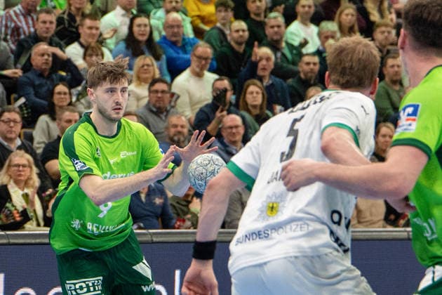Niklas Theiss (HSG Wetzlar, 09) vs Max Darj (Fuechse Berlin, 05) GER, HSG Wetzlar vs Fuechse Berlin, Handball, 1. Bundesliga Herren, 20. Spieltag, Spielzeit 2025 2026, 11.02.2026 GER, HSG Wetzlar vs Fuechse Berlin, Handball, 1. Bundesliga Herren, 20. Spieltag, Spielzeit 2025 2026, 11.02.2026 Wetzlar Copyright: xEibner-Pressefoto GerhardxWingenx EP_GWR