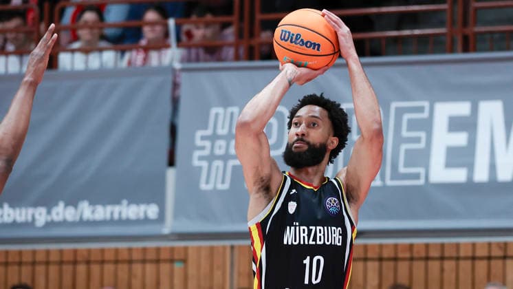 Im Bild: Davion Mintz (Wuerzburg Baskets, 10) 11.02.2026, Fitness First Wuerzburg Baskets vs. Unicaja Malaga, Basketball Champions League, Round of 16, Group K, 4. Spieltag, Deutschland, 97072, tectake-Arena Wuerzburg, Copyright: HMBxMedia xJulienxBecker