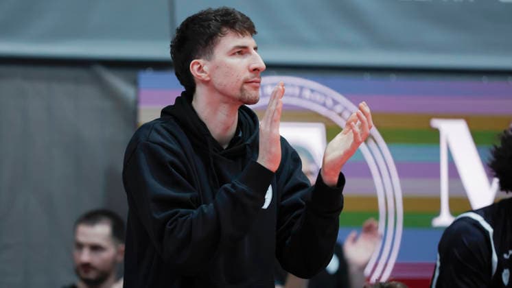 Im Bild: Der verletzte Alen Pjanic (Wuerzburg Baskets, 35) aus der Bank 11.02.2026, Fitness First Wuerzburg Baskets vs. Unicaja Malaga, Basketball Champions League, Round of 16, Group K, 4. Spieltag, Deutschland, 97072, tectake-Arena Wuerzburg, Copyright: HMBxMedia xJulienxBecker