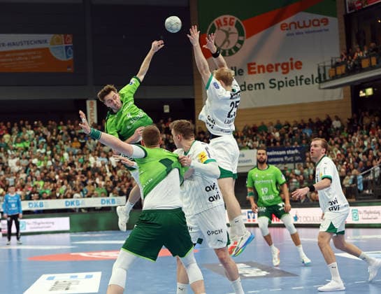 11.02.2026, xovx, Handball Daikin Handball Bundesliga, HSG Wetzlar - Füchse Berlin v.l. Nikola Grahovac (HSG Wetzlar), Niklas Theiß (HSG Wetzlar), Lasse Bredekjaer Andersson (Füchse Berlin), Matthes Langhoff (Füchse Berlin), Philipp Ahouansou (HSG Wetzlar), Max Darj (Füchse Berlin) Wetzlar Buderus-Arena Hessen Deutschland (DE)