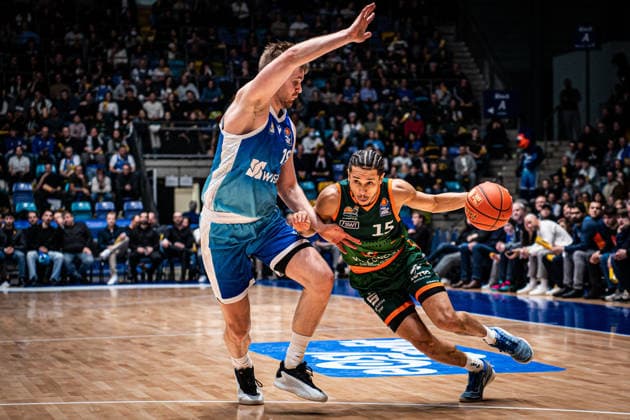 11.02.2026, xhfmx, Basketball easyCredit BBL Bundesliga, Frankfurt Skyliners - VET-CONCEPT Gladiators Trier v.l. Till Pape (Skyliners Frankfurt), Jordan Roland (VET-Concept Gladiators Trier) (DFL DFB REGULATIONS PROHIBIT ANY USE OF PHOTOGRAPHS as IMAGE SEQUENCES and or QUASI-VIDEO) Frankfurt am Main