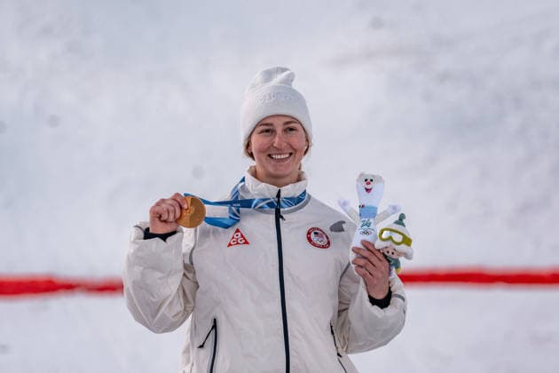 (260211) -- LIVIGNO, Feb. 11, 2026 -- Gold medalist Elizabeth Lemley of the United States poses for a photo during the awarding ceremony after the freestyle skiing women s moguls final at the Milan-Cortina 2026 Olympic Winter games, Winterspiele,Spiele, Summer games in Livigno, Italy, Feb. 11, 2026. ) (MICO2026)ITALY-LIVIGNO-OLYMPIC WINTER GAMES-FREESTYLE SKIING WOMEN S MOGULS-FINAL HuxChao 