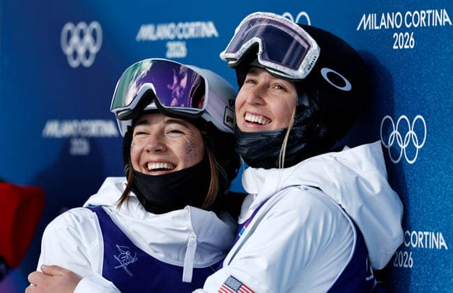 (260211) -- LIVIGNO, Feb. 11, 2026 -- Elizabeth Lemley (R) and Jaelin Kauf of the United States celebrate after the freestyle skiing women s moguls final at the Milan-Cortina 2026 Olympic Winter games, Winterspiele,Spiele, Summer games in Livigno, Italy, Feb. 11, 2026. ) (MICO2026)ITALY-LIVIGNO-OLYMPIC WINTER GAMES-FREESTYLE SKIING WOMEN S MOGULS-FINAL WangxPeng 