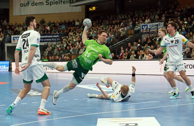 11.02.2026, xovx, Handball Daikin Handball Bundesliga, HSG Wetzlar - Füchse Berlin v.l. Lauro Pichiri (Füchse Berlin), Justin Müller (HSG Wetzlar), Matthes Langhoff (Füchse Berlin), Georg Löwen (HSG Wetzlar), Lukas Herburger (Füchse Berlin) Wetzlar Buderus-Arena Hessen Deutschland (DE)