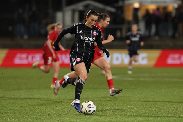 FBL - UEFA Women™s Europa Cup 2025 26 Eintracht Frankfurt - Nordsjaelland Hayley Raso (Eintracht Frankfurt) in action, with the ball during the Women™s Europa Cup match between Eintracht Frankfurt and Nordsaelland at Stadion am Brentanobad in Frankfurt am Main, Germany, February 11, 2026. Copyright: JoaquimxFerreira