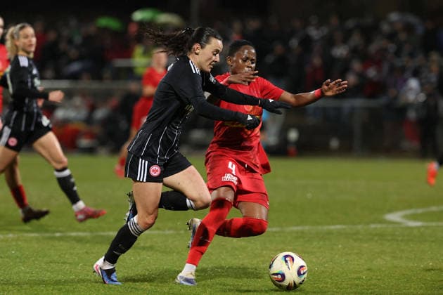 FBL - UEFA Women™s Europa Cup 2025 26 Eintracht Frankfurt - Nordsjaelland Hayley Raso (Eintracht Frankfurt), Bongeka Gamede (Nordsaelland) during the Women™s Europa Cup match between Eintracht Frankfurt and Nordsaelland at Stadion am Brentanobad in Frankfurt am Main, Germany, February 11, 2026. Copyright: JoaquimxFerreira