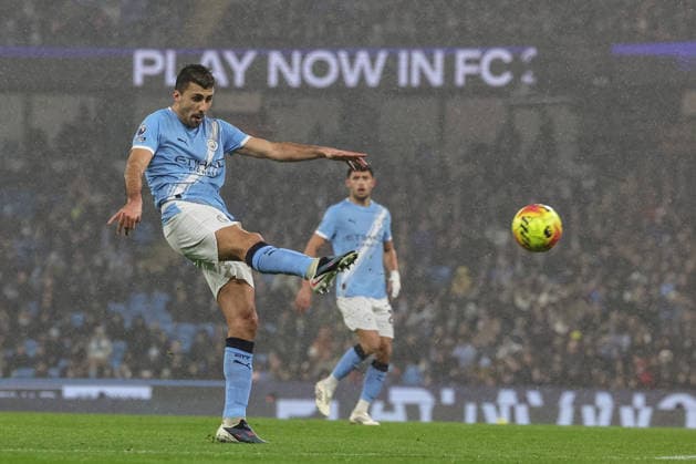 Premier League Manchester City v Fulham Ruben Dias of Manchester City shoots on goal during the Premier League match Manchester City vs Fulham at Etihad Stadium, Manchester, United Kingdom on 11 February 2026 (Photo by Mark Cosgrove News Images) Manchester Etihad Stadium Greater Manchester United, ManU Kingdom Copyright: xMarkxCosgrove NewsxImagesx
