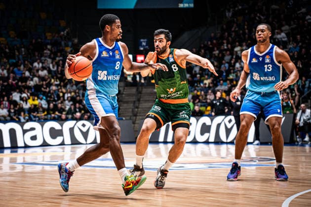 11.02.2026, xhfmx, Basketball easyCredit BBL Bundesliga, Frankfurt Skyliners - VET-CONCEPT Gladiators Trier v.l. William Christmas (Skyliners Frankfurt), Behnam Yakhchali Dehkordi (VET-Concept Gladiators Trier) (DFL DFB REGULATIONS PROHIBIT ANY USE OF PHOTOGRAPHS as IMAGE SEQUENCES and or QUASI-VIDEO) Frankfurt am Main