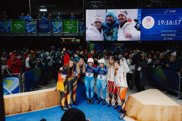 OLYMPICS - Winter Olympic Games, Olympische Spiele, Olympia, OS Milano Cortina 2026 CORTINA D AMPEZZO,ITALY,11.FEB.26 - OLYMPICS, LUGE - Winter Olympic Games Milano Cortina 2026, women, doubles. Image shows the rejoicing of Magdalena Matschina (GER), Dajana Eitberger (GER), Anfdrea Voetter (ITA), Marion Oberhofer (ITA), Selina Egle (AUT) and Lara Michaela Kipp (AUT).  GEPAxpictures xAlexanderxSolc