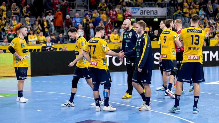 Spieler der Rhein-Neckar-Löwen, enttäuscht über die Niederlage, Enttäuschung nach dem Schlusspfiff, Highlight, Verlierer, verloren, Frustration, disappointed, pessimistisch, 11.02.2026, Mannheim (Deutschland), Handball, Bundesliga, Rhein-Neckar Löwen - THW Kiel