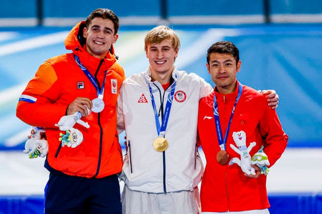 Milano Cortina 2026 Winter Olympics, Speed skating, Eisschnelllauf Day 5, Italy second Jenning de Boo of the Netherlands and winner Jordan Stolz of United States of America and third Zhongyan Ning of China smiling during the medal ceremony after competing on the Speed Skating Men 1000m on Day 5 of the Milano Cortina 2026 Winter Olympics at the Milano Speed Skating Stadium in Milan, Italy, February 11, 2026. Milan Italy  Copyright: xMatrixxImagesx xHenkxJanxDijksx