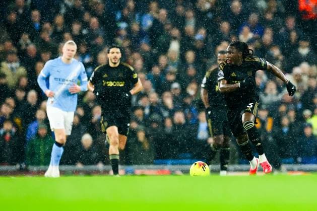 Calvin Bassey of Fulham Manchester City v Fulham, Premier League, Football, Etihad Stadium, Manchester, UK - 11 Feb 2026Manchester Etihad Stadium United Kingdom EDITORIAL USE ONLY No use with unauthorised audio, video, data, fixture lists, club league logos or live services. Online in-match use limited to 120 images, no video emulation. No use in betting, games or single club league player publications. Copyright: xPaulxCurrie Shutterstockx 16540352cu