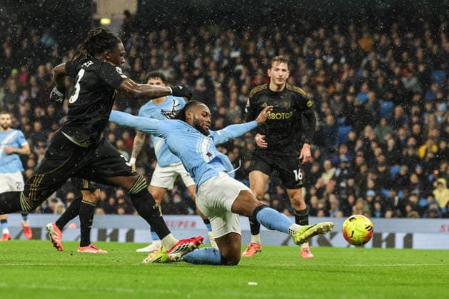 Premier League Manchester City v Fulham Antonie Semenyo of Manchester City scores to make it 1-0 during the Premier League match Manchester City vs Fulham at Etihad Stadium, Manchester, United Kingdom on 11 February 2026 (Photo by Mark Cosgrove News Images) Manchester Etihad Stadium Greater Manchester United, ManU Kingdom Copyright: xMarkxCosgrove NewsxImagesx