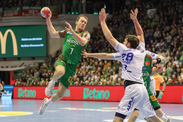 11.02.2026, xgox, Handball - Daikin HBL SC Magdeburg - TBV Lemgo-Lippe emspor, v.l. Felix Claar (Magdeburg, 7) wirft Tor, Torschuetze, erzielt Tor, Treffer, scores the goal Magdeburg