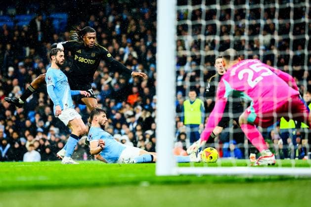 Alex Iwobi of Fulham shoots Manchester City v Fulham, Premier League, Football, Etihad Stadium, Manchester, UK - 11 Feb 2026Manchester Etihad Stadium United Kingdom EDITORIAL USE ONLY No use with unauthorised audio, video, data, fixture lists, club league logos or live services. Online in-match use limited to 120 images, no video emulation. No use in betting, games or single club league player publications. Copyright: xPaulxCurrie Shutterstockx 16540352dd