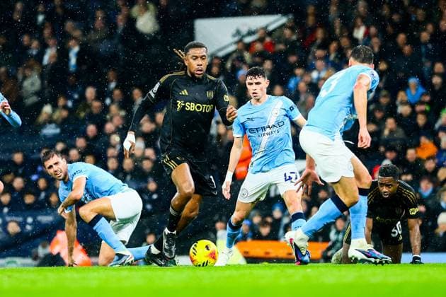 Alex Iwobi of Fulham attacks Manchester City v Fulham, Premier League, Football, Etihad Stadium, Manchester, UK - 11 Feb 2026Manchester Etihad Stadium United Kingdom EDITORIAL USE ONLY No use with unauthorised audio, video, data, fixture lists, club league logos or live services. Online in-match use limited to 120 images, no video emulation. No use in betting, games or single club league player publications. Copyright: xPaulxCurrie Shutterstockx 16540352da