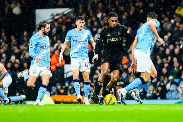 Alex Iwobi of Fulham attacks Manchester City v Fulham, Premier League, Football, Etihad Stadium, Manchester, UK - 11 Feb 2026Manchester Etihad Stadium United Kingdom EDITORIAL USE ONLY No use with unauthorised audio, video, data, fixture lists, club league logos or live services. Online in-match use limited to 120 images, no video emulation. No use in betting, games or single club league player publications. Copyright: xPaulxCurrie Shutterstockx 16540352db