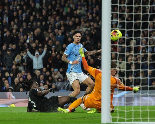 Premier League Manchester City v Fulham Nico O Reilly of Manchester City scores to make it 2-0 during the Premier League match Manchester City vs Fulham at Etihad Stadium, Manchester, United Kingdom on 11 February 2026 (Photo by Mark Cosgrove News Images) Manchester Etihad Stadium Greater Manchester United, ManU Kingdom Copyright: xMarkxCosgrove NewsxImagesx