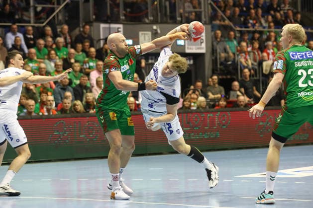 11.02.2026, xtgx, Handball, Daikin HBL, SC Magdeburg - TBV Lemgo v.l. Oscar Bergendahl (Magdeburg, 54), Lukas Hutecek (Lemgo, 2) Zweikampf, Duell, Kampf, tackle Magdeburg