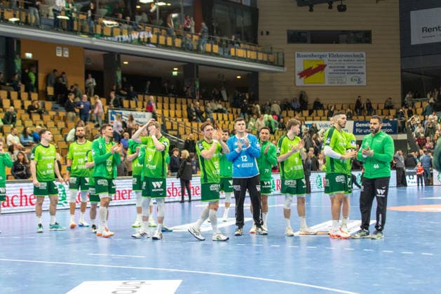 Die Spieler der HSG Wetzlar bedanken sich nach der Niederlage bei den Fans fuer die Unterstuetzung GER, HSG Wetzlar vs Fuechse Berlin, Handball, 1. Bundesliga Herren, 20. Spieltag, Spielzeit 2025 2026, 11.02.2026 GER, HSG Wetzlar vs Fuechse Berlin, Handball, 1. Bundesliga Herren, 20. Spieltag, Spielzeit 2025 2026, 11.02.2026 Wetzlar Copyright: xEibner-Pressefoto GerhardxWingenx EP_GWR