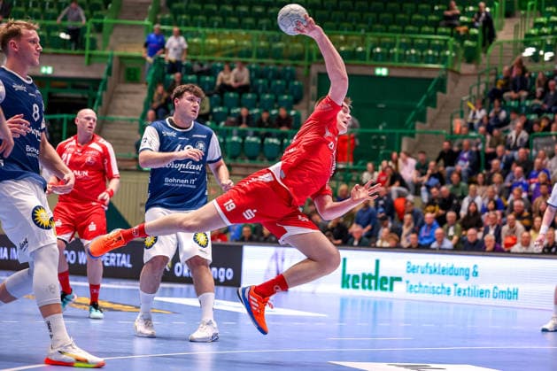 11.02.2026, Handball, 1.HBL, Bergischer HC - MT Melsungen, 20. Spieltag, Uni-Halle Wuppertal: Reynir Stefansson (Melsungen 19) wirft den Ball auf das Tor Nordrhein-Westfalen Deutschland