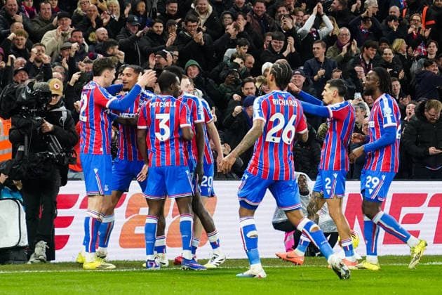 Crystal Palace v Burnley, Premier League Jörgen Strand Larsen of Crystal Palace celebrating his goal to make it 1-0 during the Crystal Palace v Burnley Premier League match at Selhurst Park, London, England on 11 February 2026 Credit: Dylan Hepworth Every Second Media Editorial use only. All images are copyright Every Second Media Limited. No images may be reproduced without prior permission. All rights reserved. Premier League and Football League images are subject to licensing agreements with Football DataCo Limited. see https: www.football-dataco.com Copyright: xIMAGO EveryxSecondxMediax ESM-1798-0026 DylanxHepworthx xEveryxSecondxMediax
