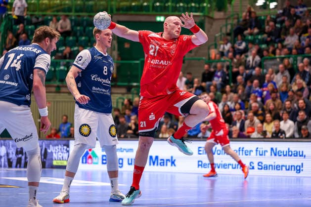11.02.2026, Handball, 1.HBL, Bergischer HC - MT Melsungen, 20. Spieltag, Uni-Halle Wuppertal: Arnar Freyr Arnarsson (Melsungen 21) wirft den Ball auf das Tor Nordrhein-Westfalen Deutschland