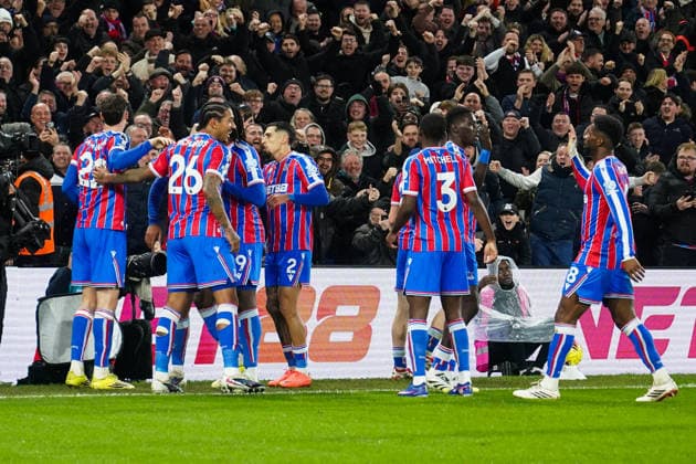 Crystal Palace v Burnley, Premier League Jörgen Strand Larsen of Crystal Palace celebrating his goal to make it 1-0 during the Crystal Palace v Burnley Premier League match at Selhurst Park, London, England on 11 February 2026 Credit: Dylan Hepworth Every Second Media Editorial use only. All images are copyright Every Second Media Limited. No images may be reproduced without prior permission. All rights reserved. Premier League and Football League images are subject to licensing agreements with Football DataCo Limited. see https: www.football-dataco.com Copyright: xIMAGO EveryxSecondxMediax ESM-1798-0027 DylanxHepworthx xEveryxSecondxMediax