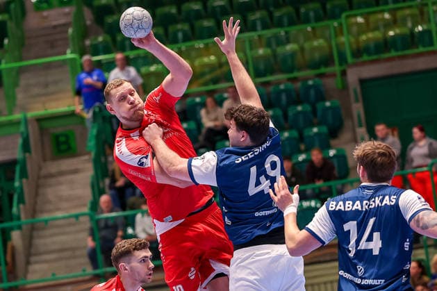 11.02.2026, Handball, 1.HBL, Bergischer HC - MT Melsungen, 20. Spieltag, Uni-Halle Wuppertal: Dainis Kristopans (Melsungen 10) im Zweikampf gegen Aron Seesing (BHC 49) neben Gerdas Babarskas (BHC 14) Nordrhein-Westfalen Deutschland