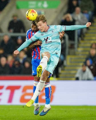 Crystal Palace v Burnley, Premier League Chris Richards of Crystal Palace and Zian Flemming of Burnley battling for the ball during the Crystal Palace v Burnley Premier League match at Selhurst Park, London, England on 11 February 2026 Credit: Dylan Hepworth Every Second Media Editorial use only. All images are copyright Every Second Media Limited. No images may be reproduced without prior permission. All rights reserved. Premier League and Football League images are subject to licensing agreements with Football DataCo Limited. see https: www.football-dataco.com Copyright: xIMAGO EveryxSecondxMediax ESM-1798-0036 DylanxHepworthx xEveryxSecondxMediax