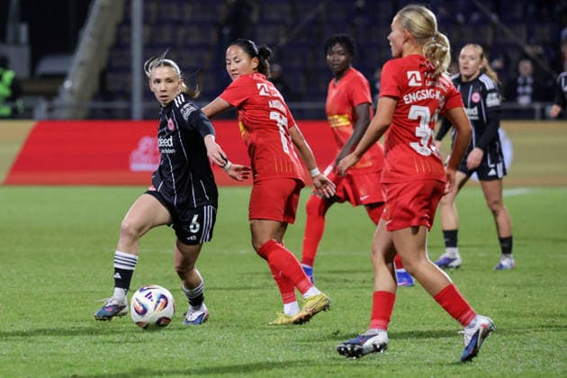 11.02.2026, xgrfx, Fussball UEFA Women s Europa Cup 1 4 Finale, Eintracht Frankfurt - FC Nordsjaelland v.l. Elisa Senß (Eintracht Frankfurt), Simone Andersen (FC Nordsjaelland) (DFL DFB REGULATIONS PROHIBIT ANY USE OF PHOTOGRAPHS as IMAGE SEQUENCES and or QUASI-VIDEO) Stadion am Brentanobad