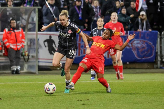 11.02.2026, xgrfx, Fussball UEFA Women s Europa Cup 1 4 Finale, Eintracht Frankfurt - FC Nordsjaelland v.l. Laura Freigang (Eintracht Frankfurt), Bongeka Gamede (FC Nordsjaelland) (DFL DFB REGULATIONS PROHIBIT ANY USE OF PHOTOGRAPHS as IMAGE SEQUENCES and or QUASI-VIDEO) Stadion am Brentanobad