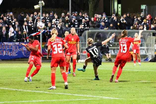 11.02.2026, xgrfx, Fussball UEFA Women s Europa Cup 1 4 Finale, Eintracht Frankfurt - FC Nordsjaelland v.l. Laura Freigang (Eintracht Frankfurt) (DFL DFB REGULATIONS PROHIBIT ANY USE OF PHOTOGRAPHS as IMAGE SEQUENCES and or QUASI-VIDEO) Stadion am Brentanobad