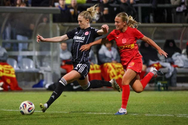Frankfurt, Deutschland 11. Februar 2026: Europacup Frauen - 2025 2026 - 1 4 Finale - Eintracht Frankfurt vs. FC Nordsjaelland Im Bild: v.li. im Zweikampf Rebecka Blomqvist (Frankfurt) und Astrid Engsig-Karup (FCN) Stadion am Bretanobad Hessen Copyright: xFotostandx xFantinix