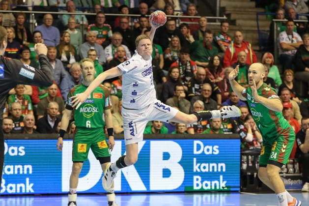 11.02.2026, xgox, Handball - Daikin HBL SC Magdeburg - TBV Lemgo-Lippe emspor, v.l. Niels Gerardus Versteijnen (Lemgo, 25) wirft Tor, Torschuetze, erzielt Tor, Treffer, scores the goal Magdeburg
