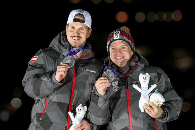 OLYMPICS - Winter Olympic Games, Olympische Spiele, Olympia, OS Milano Cortina 2026 CORTINA D AMPEZZO,ITALY,11.FEB.26 - OLYMPICS, LUGE - Winter Olympic Games Milano Cortina 2026, men, doubles, medal ceremony. Image shows the rejoicing of Thomas Steu and Wolfgang Kindl (AUT).  GEPAxpictures xMaticxKlansek