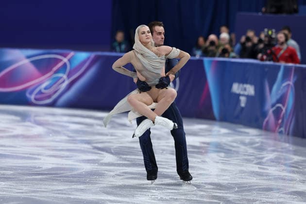 Olivia Smart Tim Dieck (ESP) during the Olympic Winter games, Winterspiele,Spiele, Summer games Milano-Cortina 2026, Figure skating, Eiskunstlauf Ice Dance on February 11, 2026 at Milano Ice Skating Arena in Milan  Copyright: xFabrizioxCarabelli IPAxSportx xipa-agency.netx xx IPA_71332059 IPA_Agency_IPA71332059