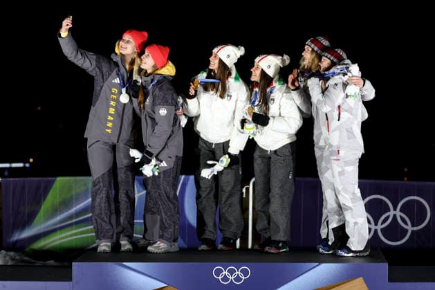 OLYMPICS - Winter Olympic Games, Olympische Spiele, Olympia, OS Milano Cortina 2026 CORTINA D AMPEZZO,ITALY,11.FEB.26 - OLYMPICS, LUGE - Winter Olympic Games Milano Cortina 2026, women, doubles, medal ceremony. Image shows Dajana Eitberger and Magdalena Matschina (GER), Andrea Voetter and Marion Oberhofer (ITA) and Selina Egle and Lara Michaela Kipp (AUT).  GEPAxpictures xMaticxKlansek