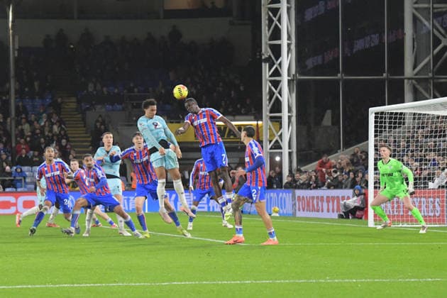 Crystal Palace v Burnley, Premier League GOAL 3-2 scored by Bashir Humphreys Defender of Burnley FC during the Premier League match between Crystal Palace and Burnley at Selhurst Park, London, UK on 11 February 2026. London Selhurst Park Greater London UK Editorial use only DataCo restrictions apply See www.football-dataco.com , Copyright: xJeffxMoodx PSI-23733-0008