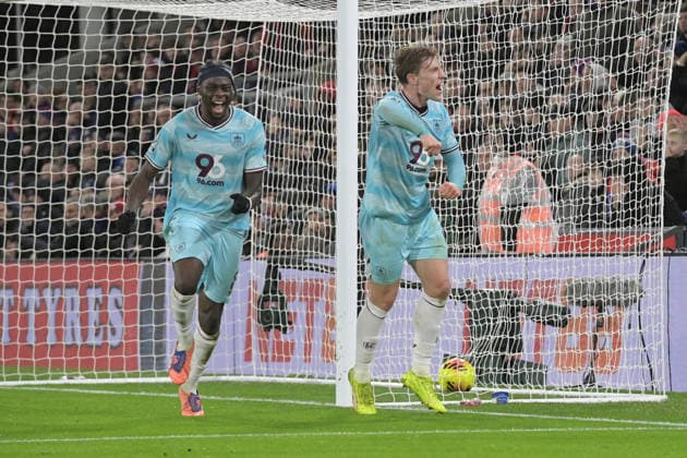 Crystal Palace v Burnley, Premier League GOAL CELEBRATION 3-2 following the goal scored by Bashir Humphreys Defender of Burnley FC during the Premier League match between Crystal Palace and Burnley at Selhurst Park, London, UK on 11 February 2026. London Selhurst Park Greater London UK Editorial use only DataCo restrictions apply See www.football-dataco.com , Copyright: xJeffxMoodx PSI-23733-0012